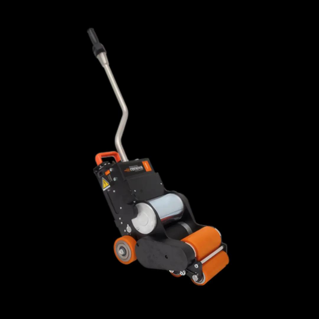 Motorizovaný vozík pro manipulaci s válci