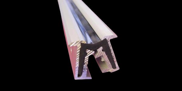 Poliall-Scharniere und Centraflex-Scharniere