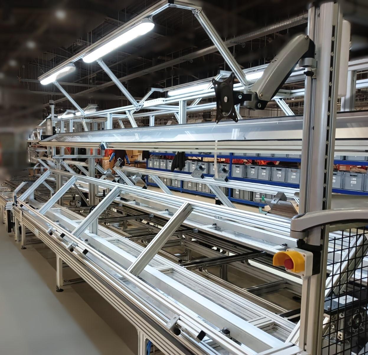 Linie montaj 4 posturi cu transfer automat