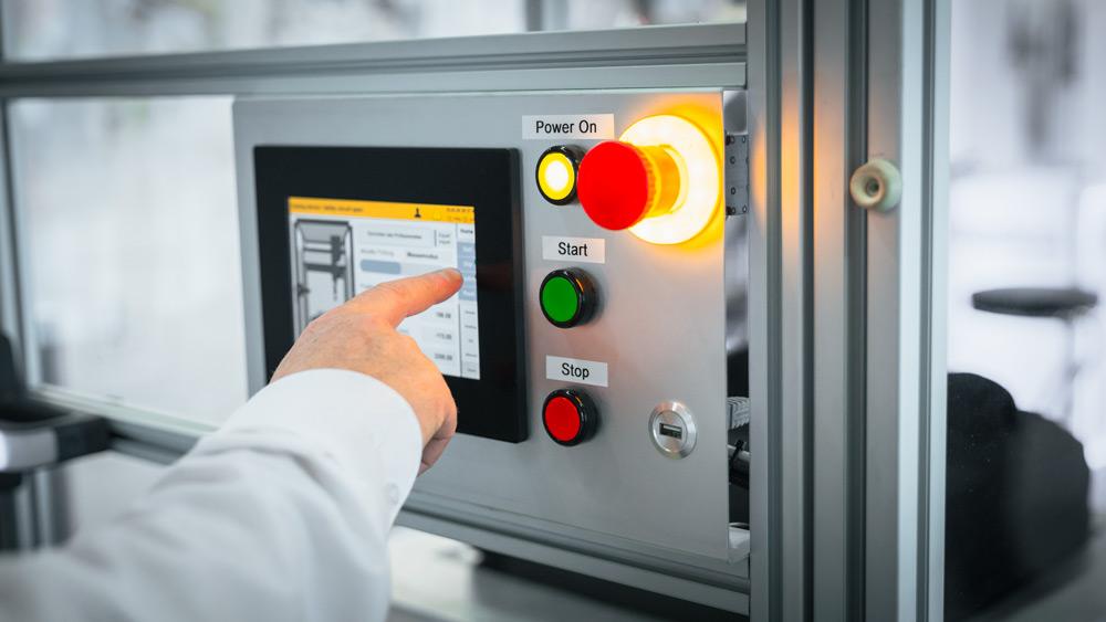 Sicherheitstechnik für Mensch & Maschine