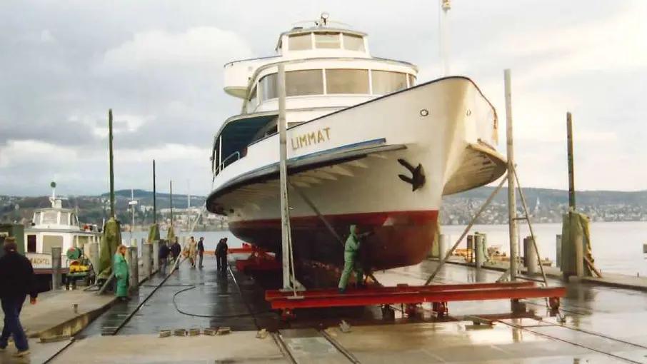 Overhaul of a 40-year-old ship lift